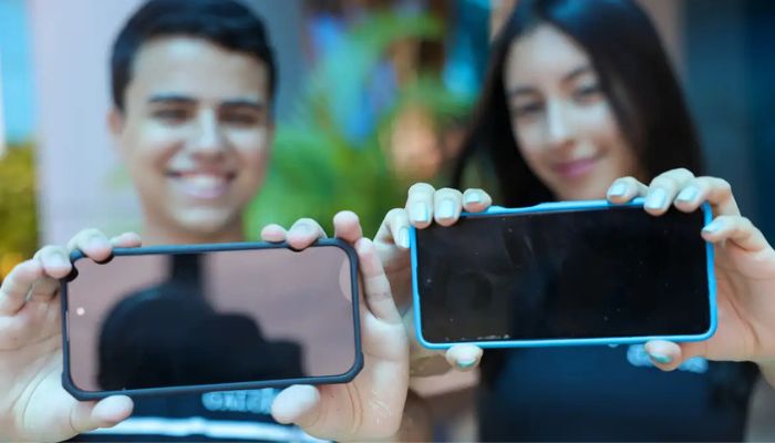  Proibição de celular na escola é bem-vinda, mas não é suficiente 